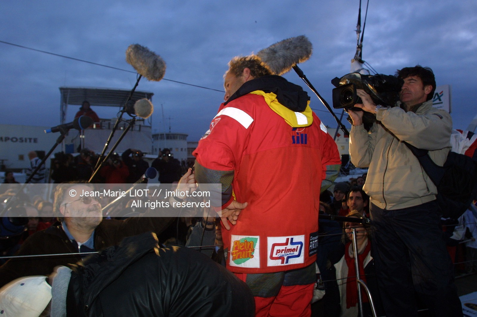 VENDEE GLOBE 2001- ARRIVEE ROLAND JOURDAIN