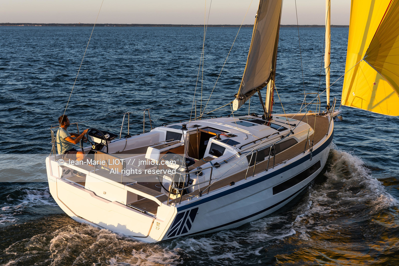 DUFOUR YACHTS 2022 - DUFOUR 37