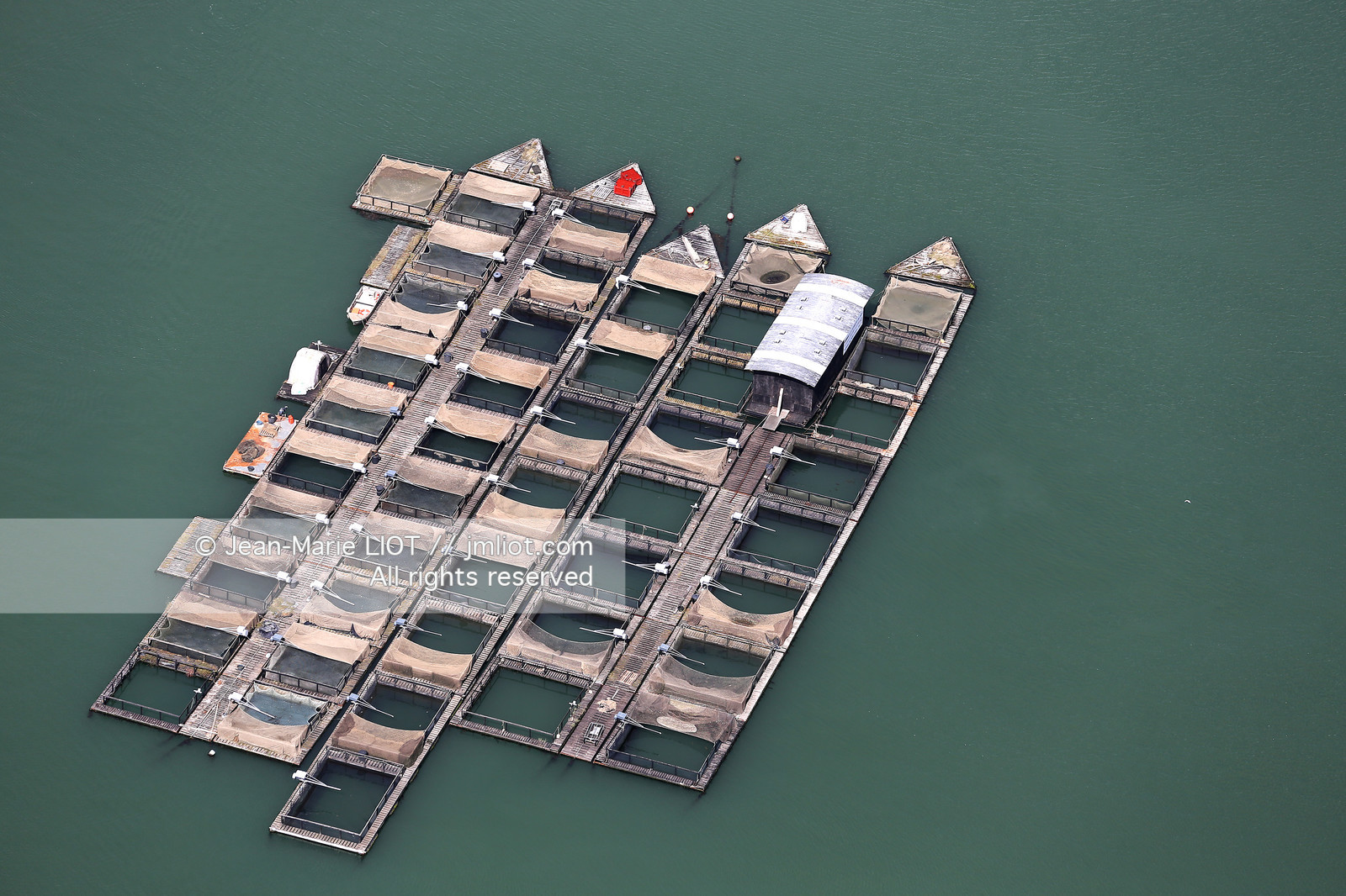Pisciculture en rivière d'auray, Golfe du MorbihanPhoto © Jean-Marie LIOT - www.jmliot.com