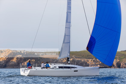 J COMPOSITES 2016 - J112E