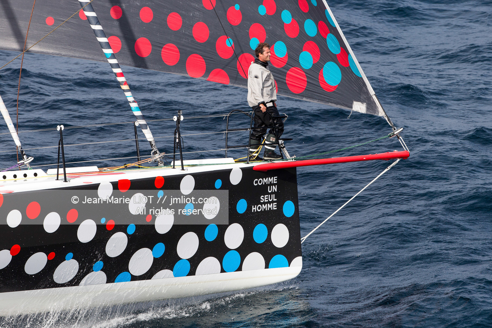 VENDEE GLOBE 2016-2017 - ERIC BELLION - COMME UN SEUL HOMME