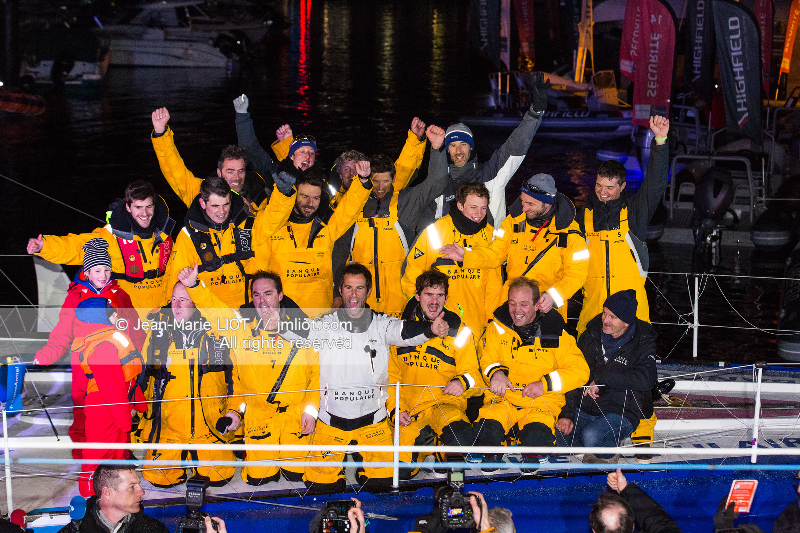 Les Sables d'Olonne, le 19 janvier 2017 arrivée d'Armel Le Cléac'h (FR) skipper de l'imoca Banque Populaire arrive 1er du Vendee globe 2016-2017. Photo © Jean-Marie Liot   DPPI