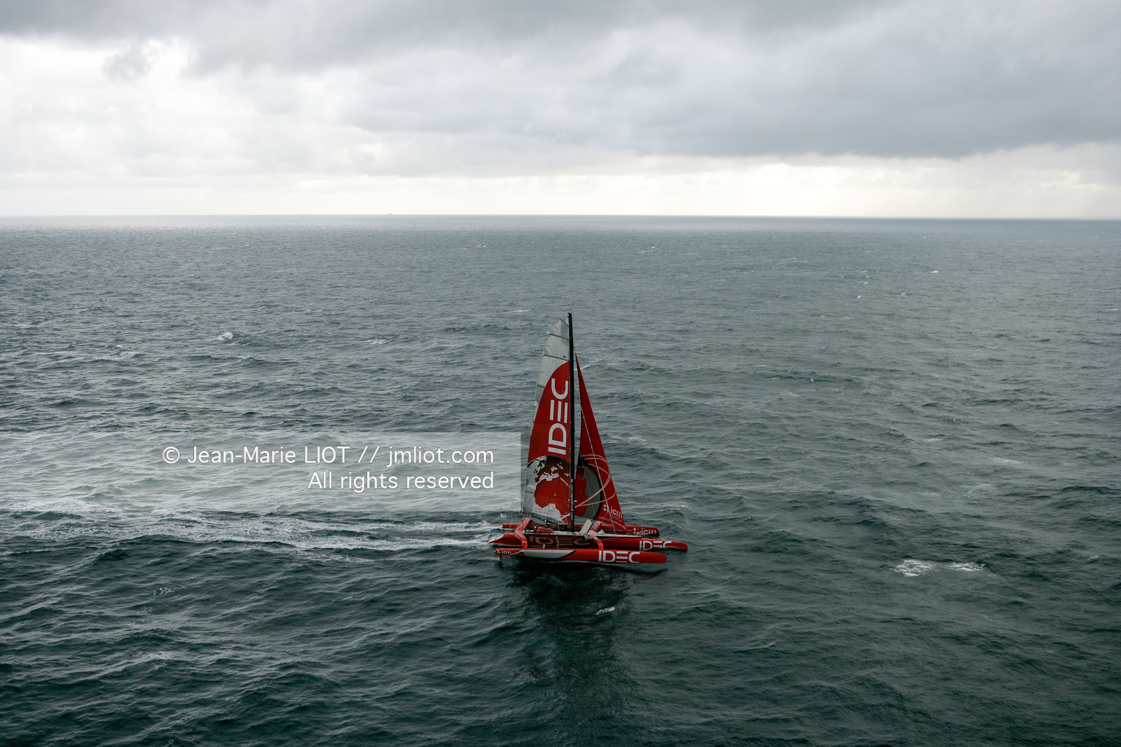 SAILING IDEC & FRANCIS JOYON