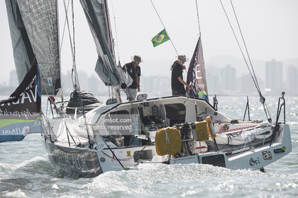 Class 40 APRIL DELTACALOR, Lionel Regnier, Tim Darni