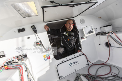 DES PIEDS ET DES MAINS - DAMIEN SEGUIN