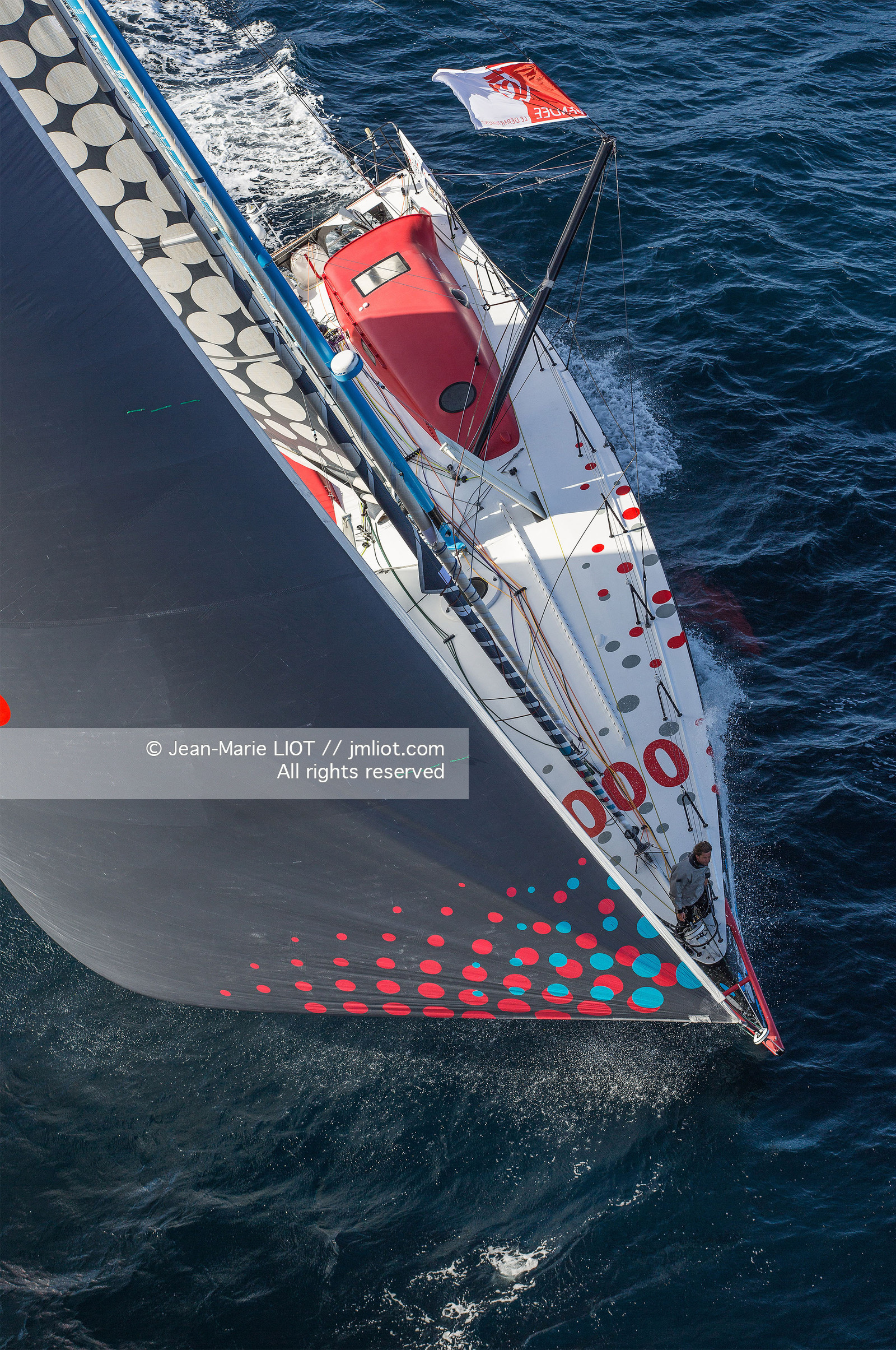 ERIC BELLION - COMME UN SEUL HOMME - VENDEE GLOBE 2016-2017