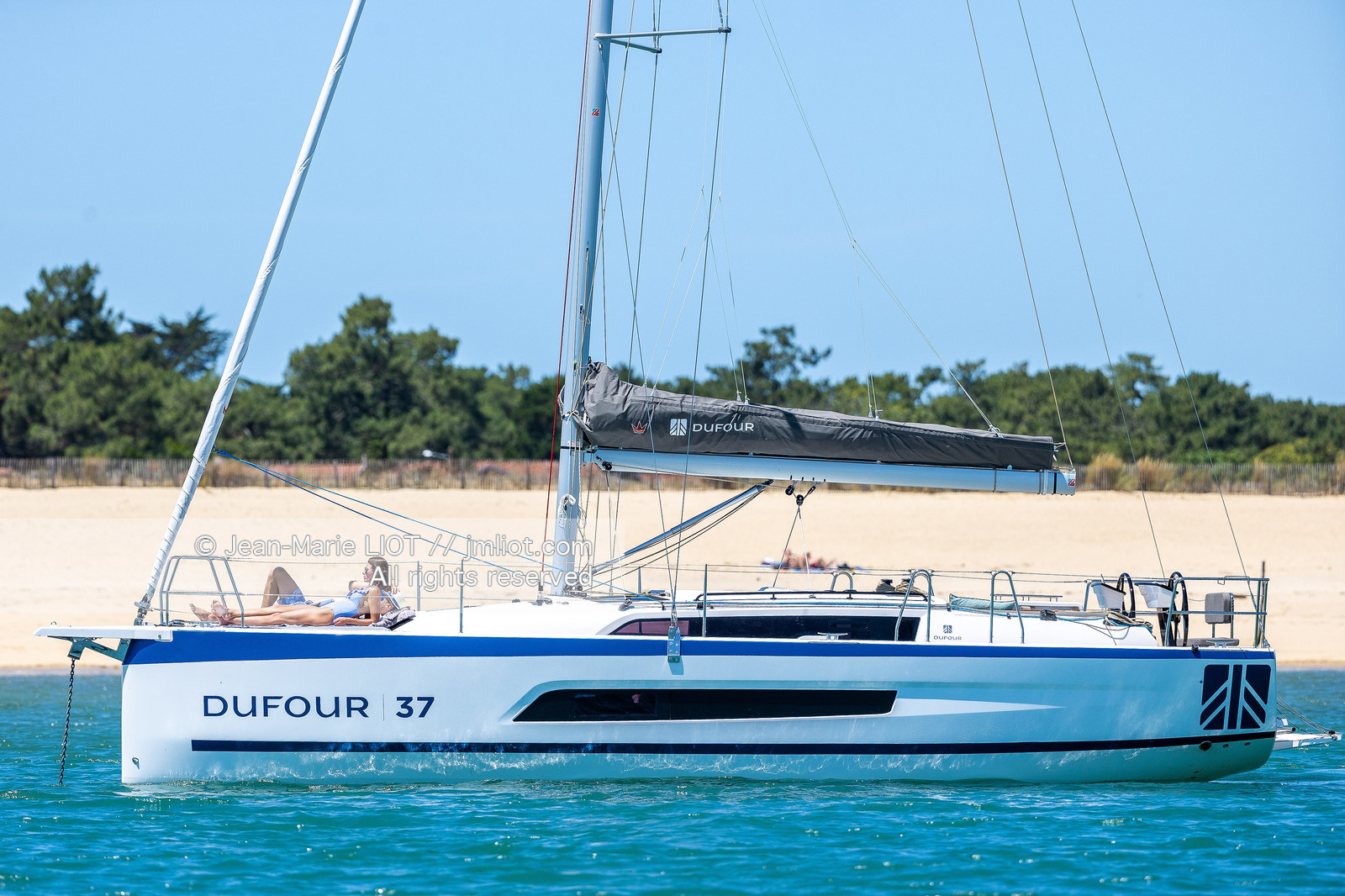 DUFOUR YACHTS 2022 - DUFOUR 37