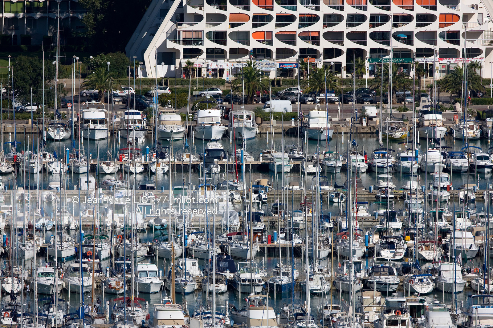 France, Hérault (34), Voiliers dans le Port de plaisance de La Grande Motte, Vue aérienne