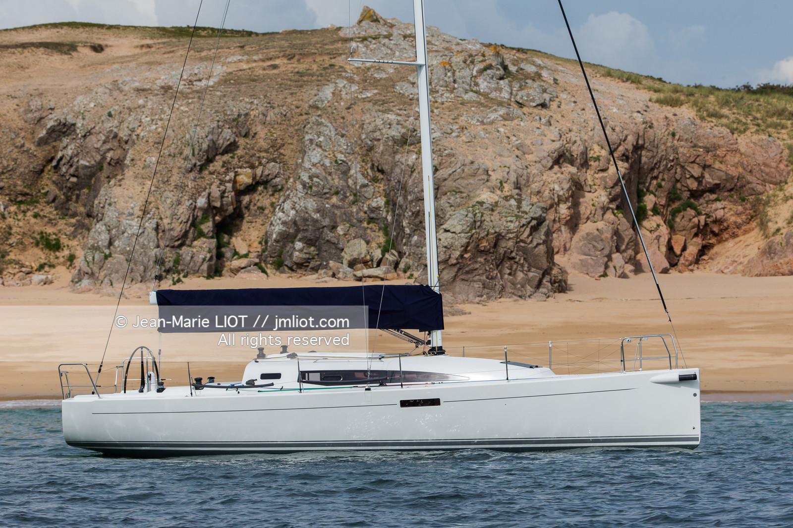 J COMPOSITES 2016 - J112E