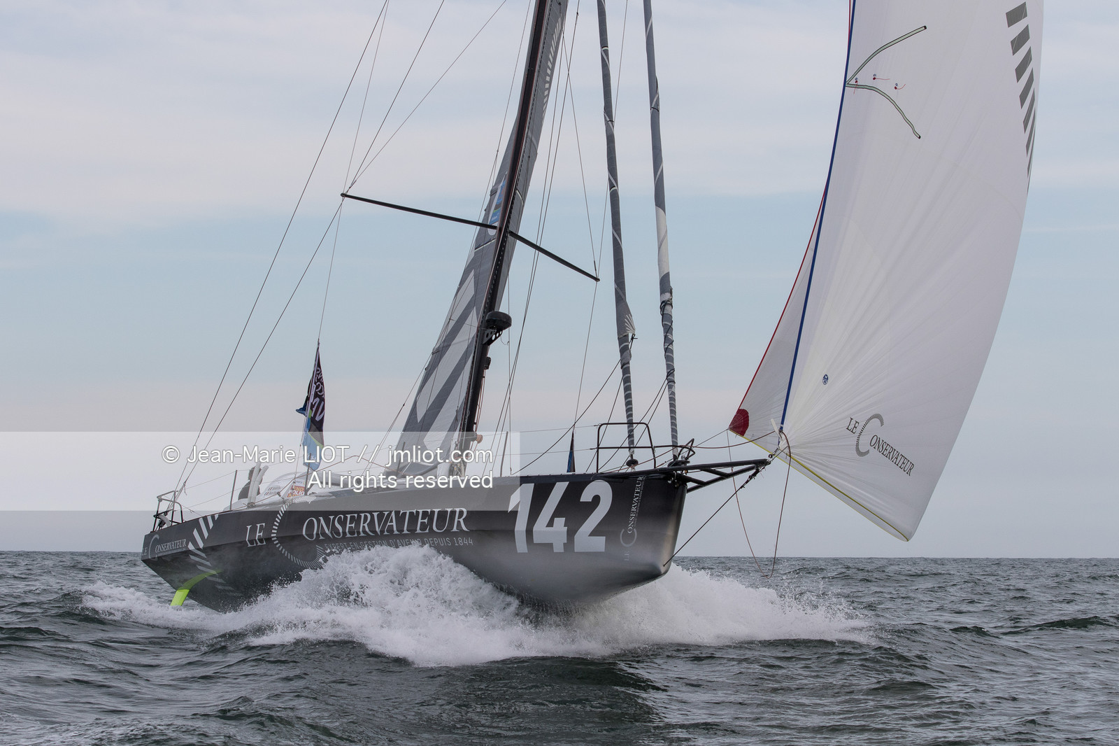 Itajaï (bresil) le 18 novembre 2015, arrivée de Yannick Bestaven et Pierre Brasseur à bord du Class 40 Le Conservateur, premier au classement des Class 40. .Photo © Jean-Marie Liot.