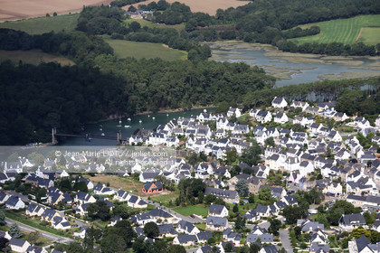 VUE AERIENNE DU GOLFE DU MORBIHAN .PHOTO © JEAN-MARIE LIOT.