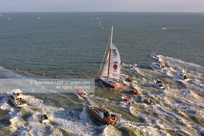 VENDEE GLOBE 2001- ROLAND JOURDAIN ARRIVAL