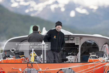 090107VG09_L7A4864