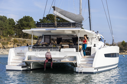 FOUTAINE PAJOT 2022 - AURA 51