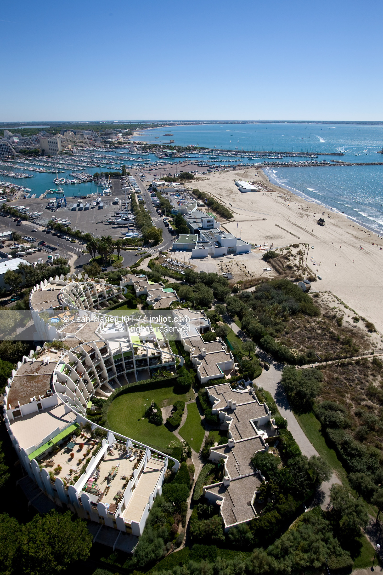 France, Hérault (34), Station Balnéaire et Port de plaisance de La Grande Motte, Vue aérienne