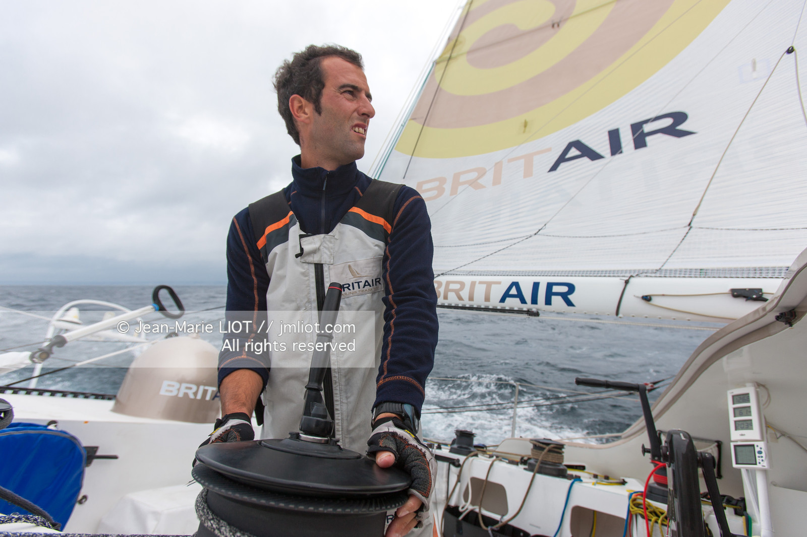 Armel le Cléac'h à l'entrainement sur Britair avant le départ de la route du Rhum 2010. Photo © Jean-Marie Liot.