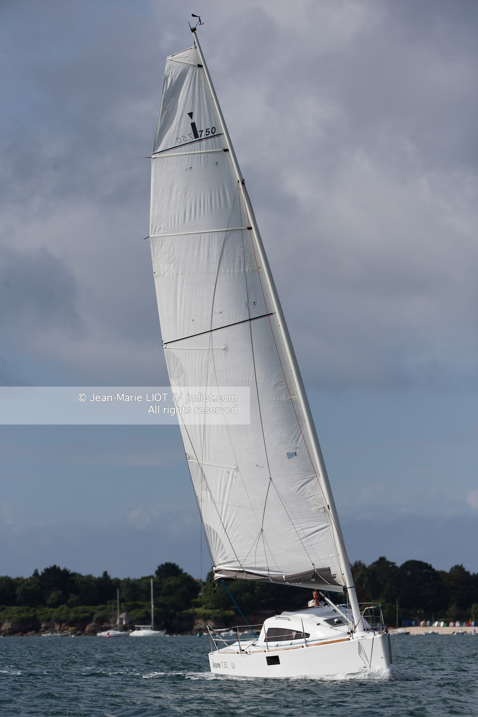 IKONE 750 - YACHT MAGAZINE ALLEMAGNE