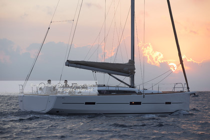 DUFOUR 46O.
