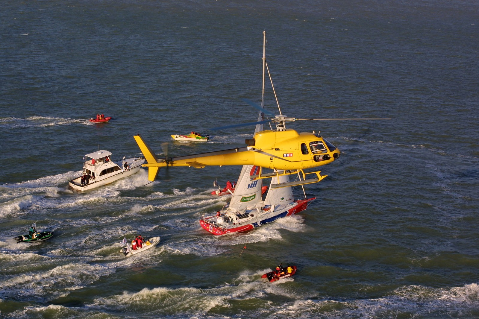 VENDEE GLOBE 2001- ARRIVEE ROLAND JOURDAIN