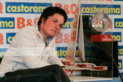 .   .Start Ellen MacArthur onboard maxi-trimaran B&Q Castorama, trying to beat Solo Handed Round the World record, in Falmouth (GB), on november 27, 2004, photo : Jean-Marie LIOT - www.jmliot.com