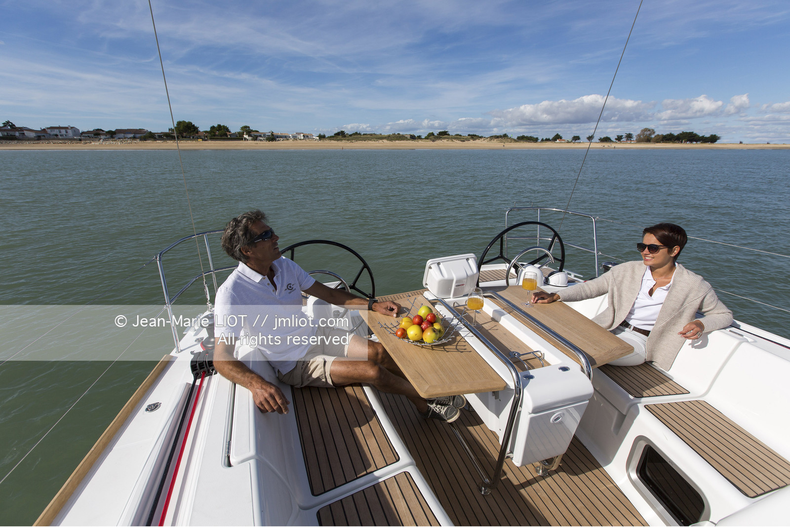 Ile de Ré, 23 09 2015, pour le chantier Jeanneau, le nouveau Jeanneau Sun Odyssey 419. Photo © Jean-Marie LIOT   Jeanneau