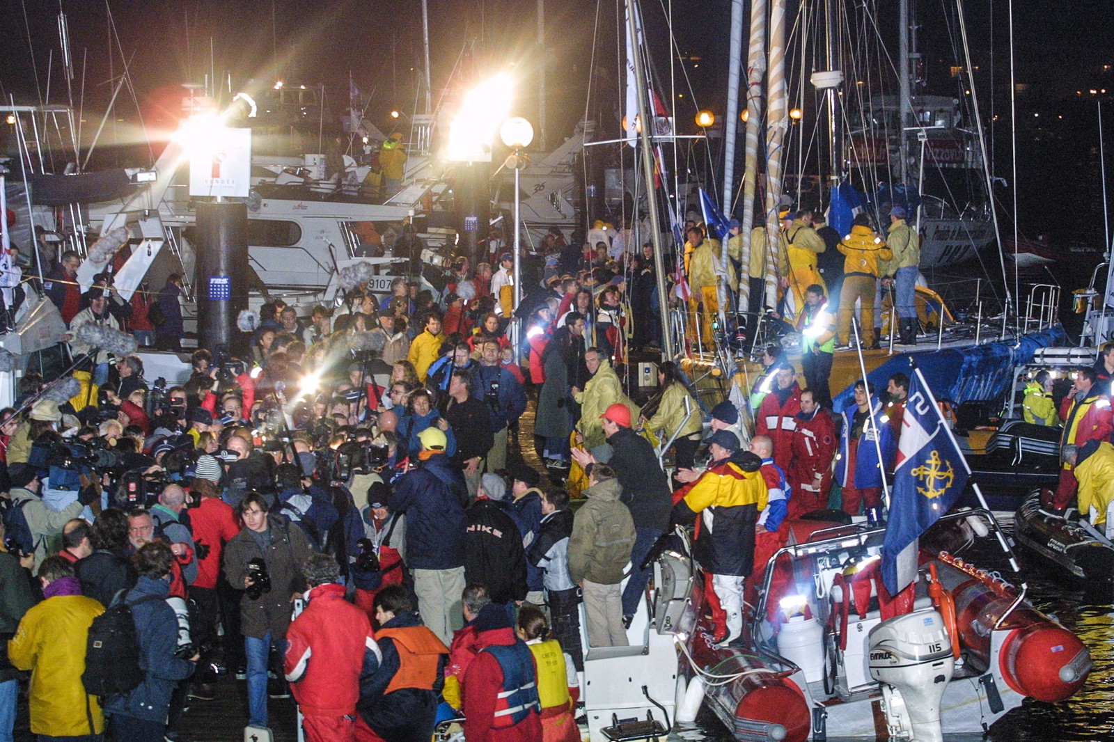ARRIVEE ELLEN MACARTHUR - 2E