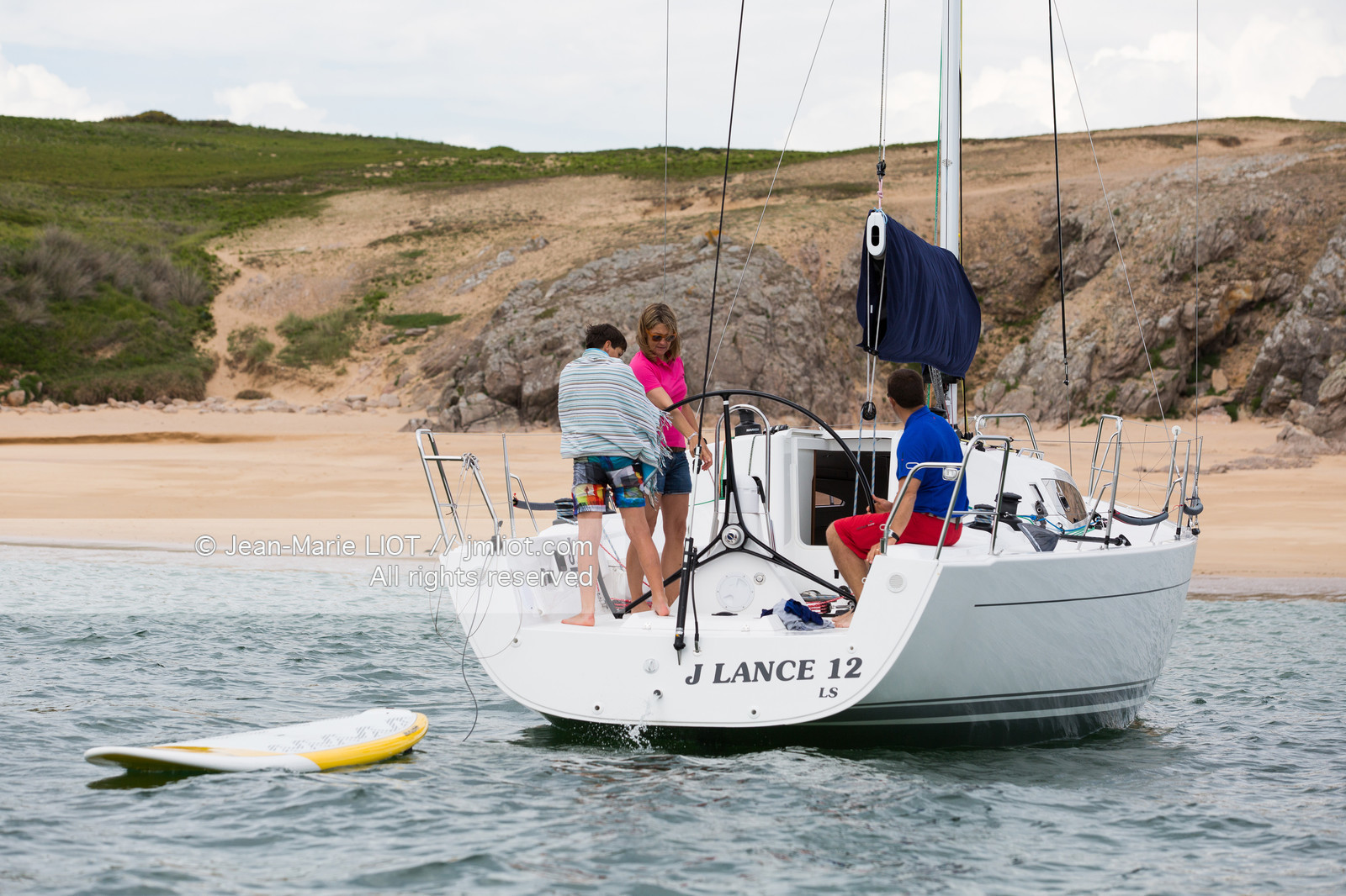 J COMPOSITES 2016 - J112E