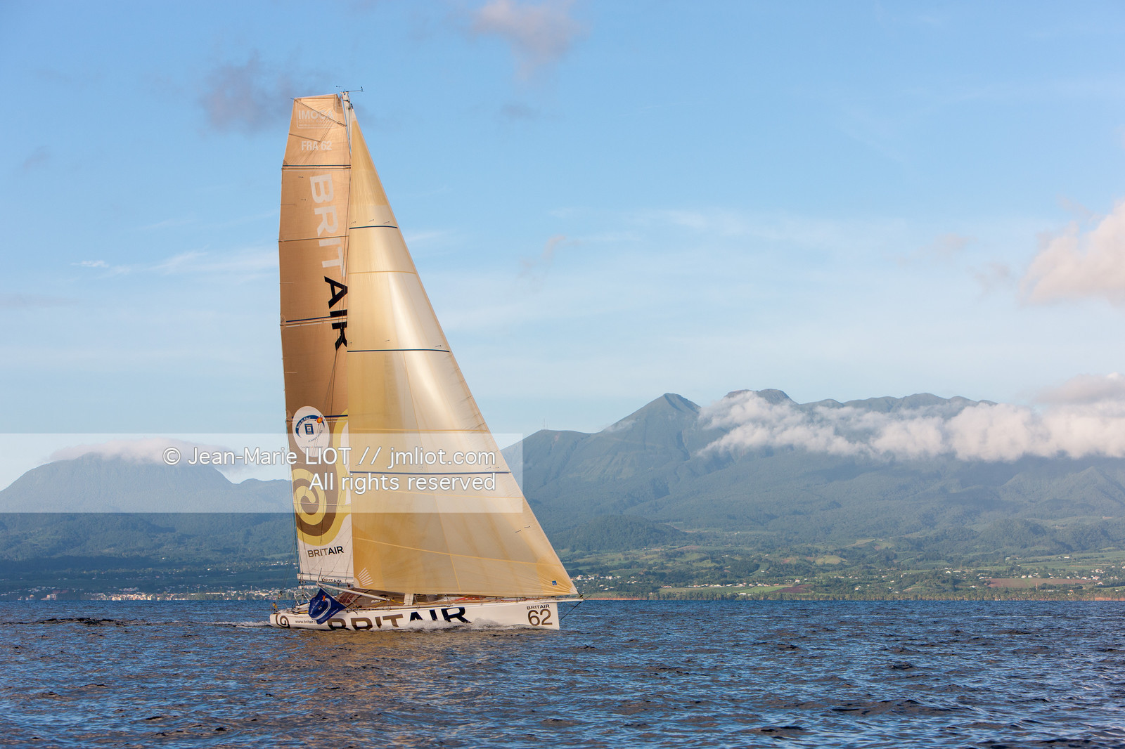 ROUTE DU RHUM 2010 - ARRIVEE DE ARMEL LE CLEAC'H