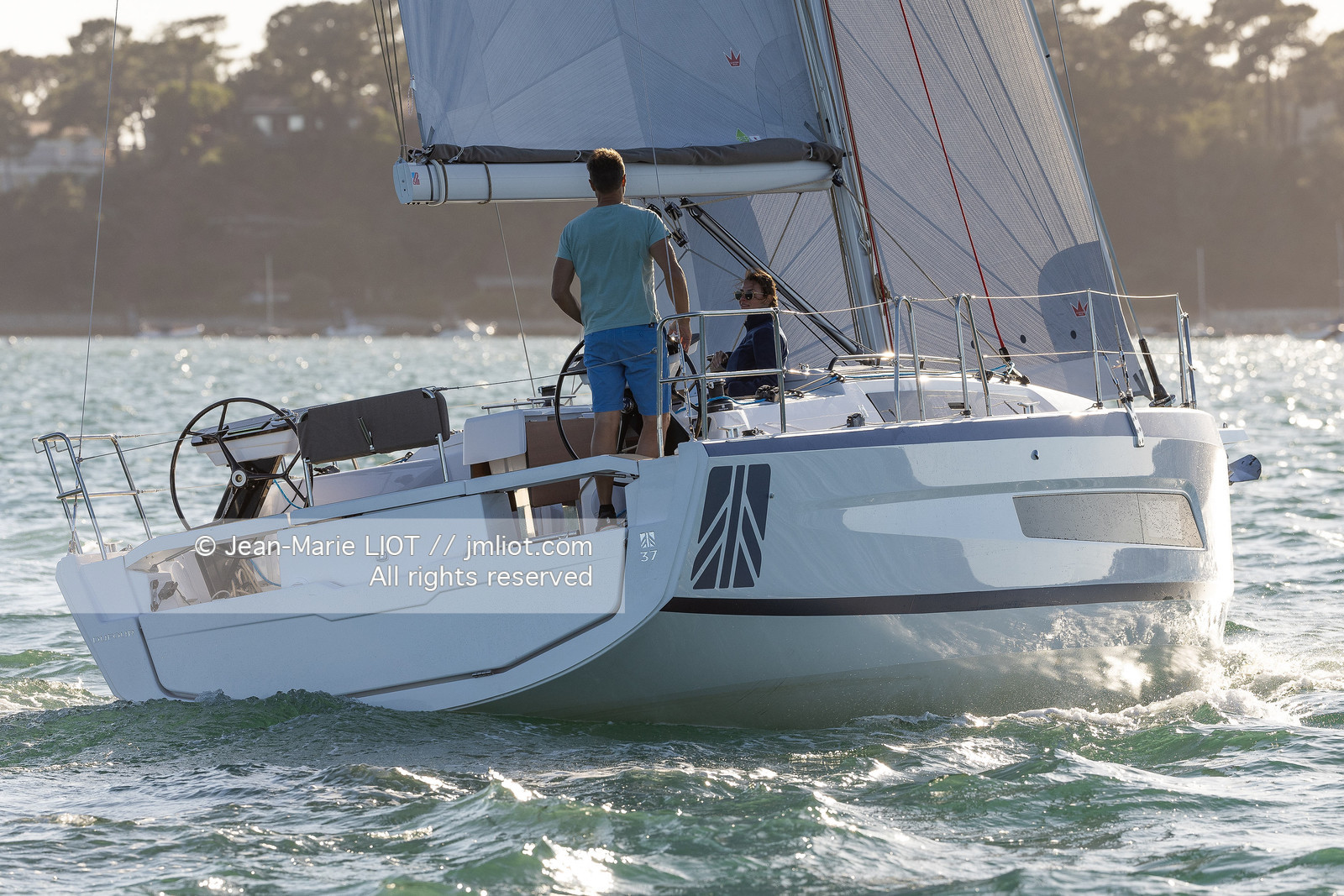 DUFOUR YACHTS 2022 - DUFOUR 37