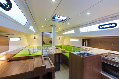 J 112 E - INTERIEUR ET DEATAILS