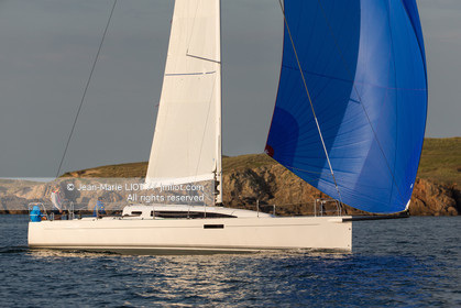 J COMPOSITES 2016 - J112E