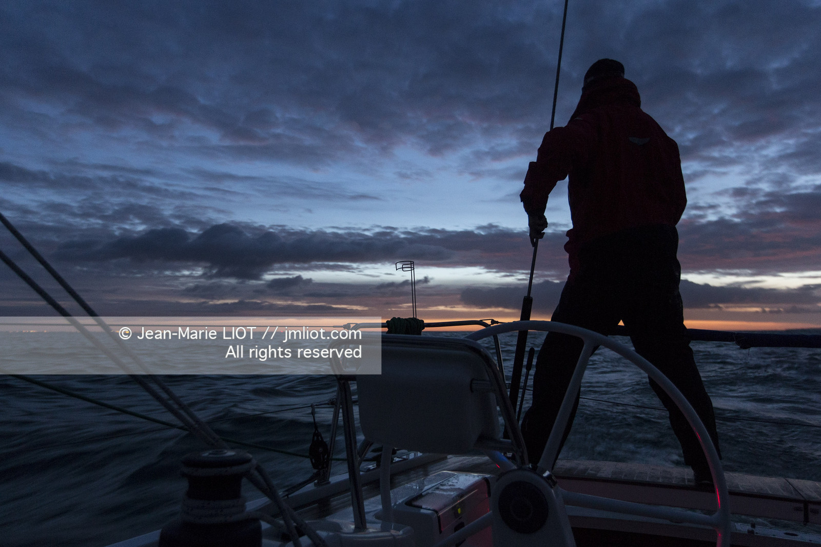 VOILE MAGAZINE - 100 MILLES A BORD