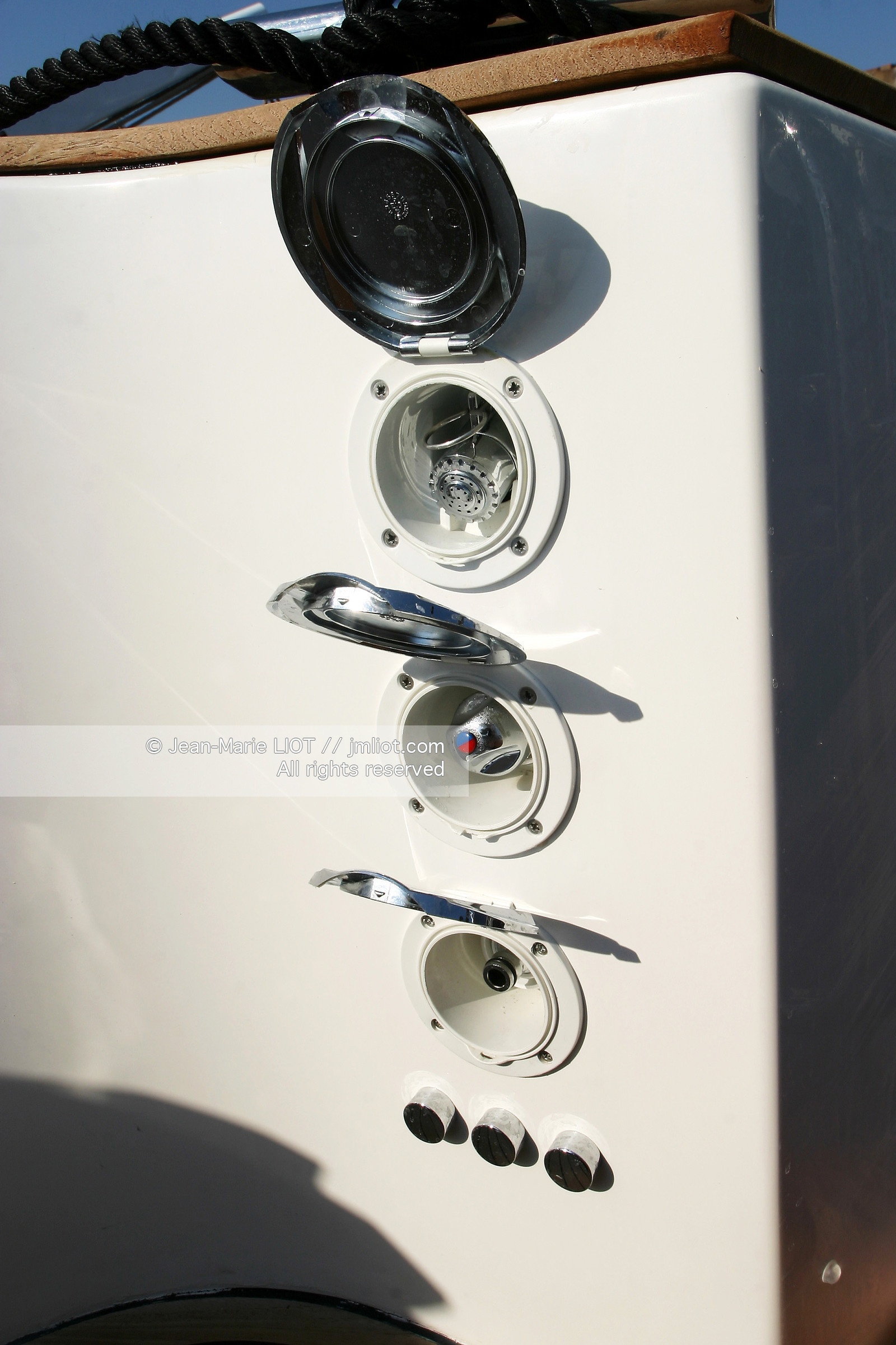 ACCASTILLAGE-ELECTRONIQUE-MECANIQUE-PLAISANCE