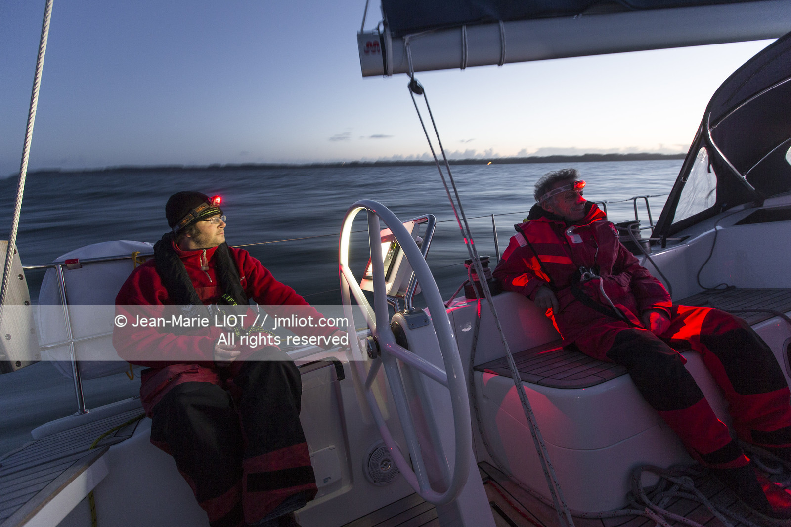 VOILE MAGAZINE - 100 MILLES A BORD