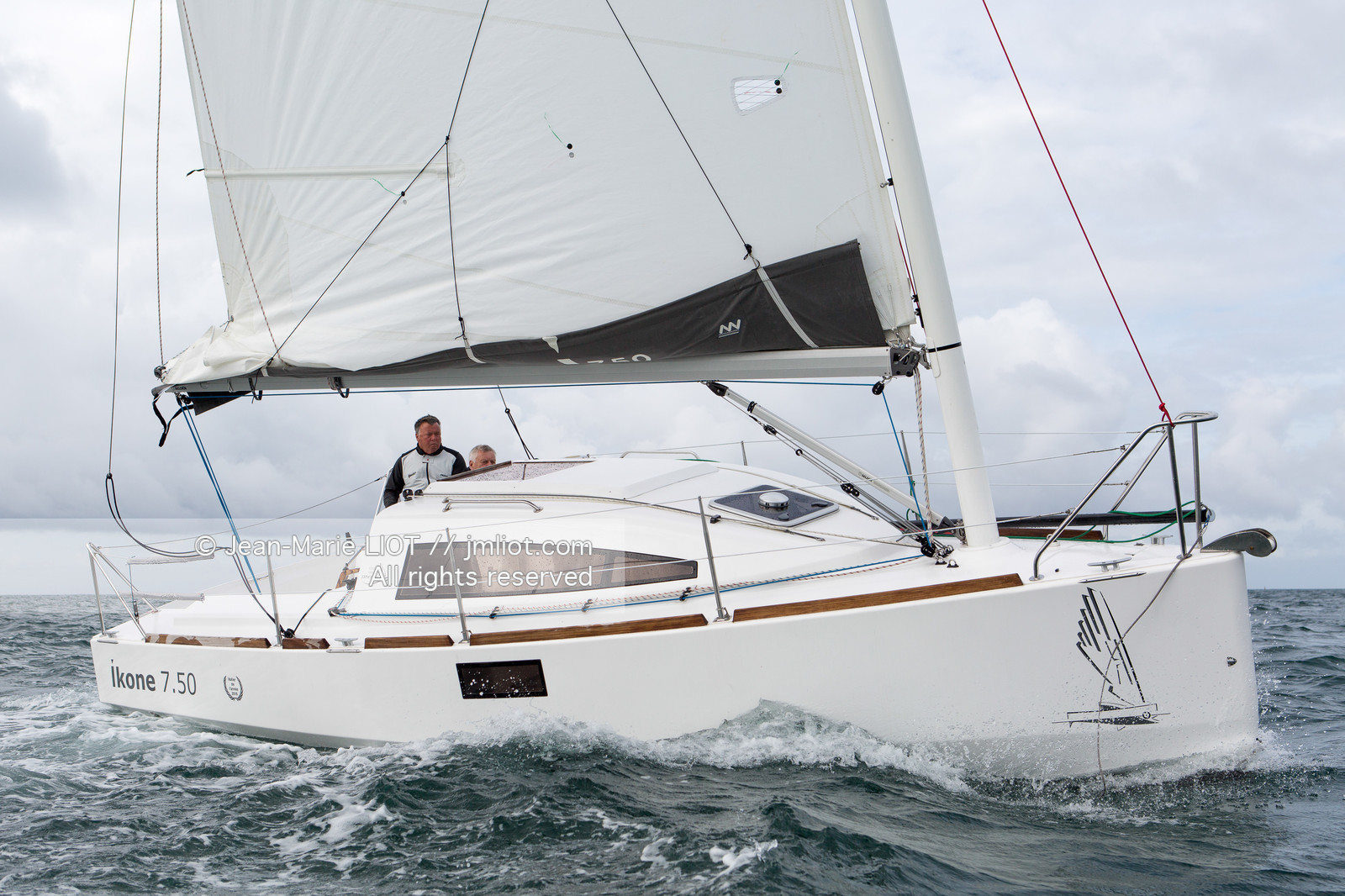 IKONE 750 - YACHT MAGAZINE ALLEMAGNE