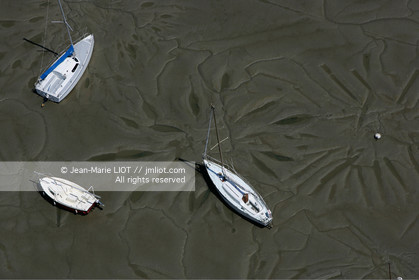 PHOTO ¬© JEAN-MARIE LIOT  TFV06 MENTION OBLIGATOIRE POUR TOUTE UTILISATION DROITS REÃÅSERVEÃÅS TOUR DE FRANCE A LA VOILE 2006 LE 11 JUILLET 2006 RALIEMENT CAMARET LA ROCHE-BERNARD