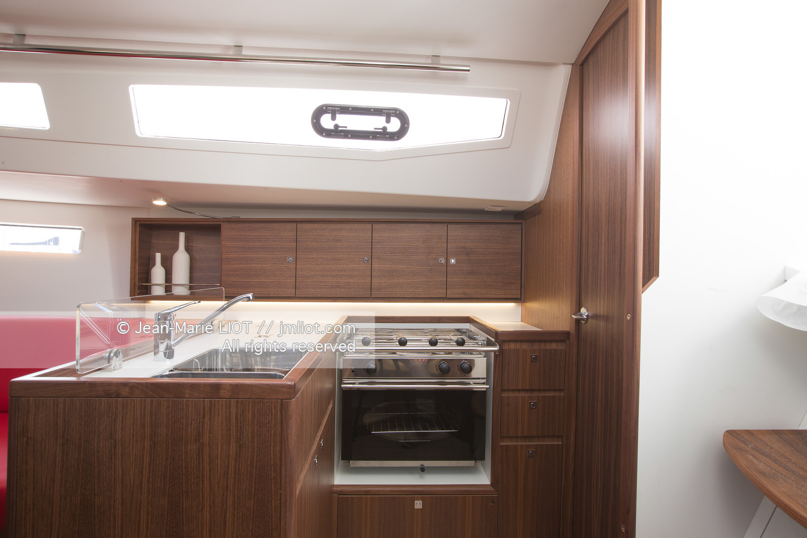 J 112 E - INTERIEUR ET DEATAILS