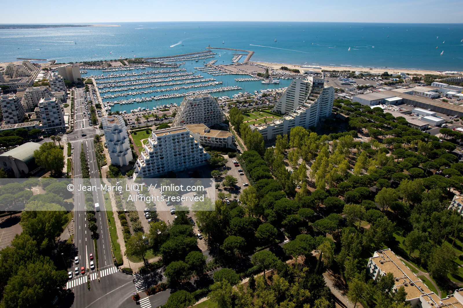 France, Hérault (34), Station Balnéaire et Port de plaisance de La Grande Motte, Vue aérienne