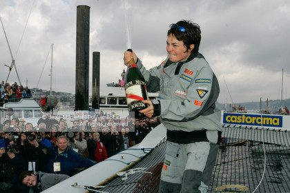 .   .Start Ellen MacArthur onboard maxi-trimaran B&Q Castorama, trying to beat Solo Handed Round the World record, in Falmouth (GB), on november 27, 2004, photo : Jean-Marie LIOT - www.jmliot.com