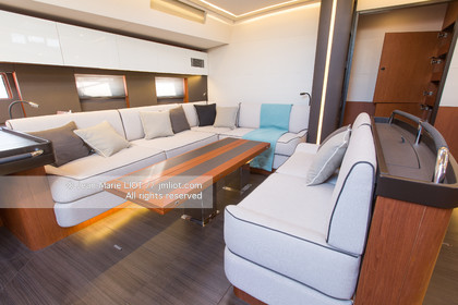OCEANIS YACHT 62