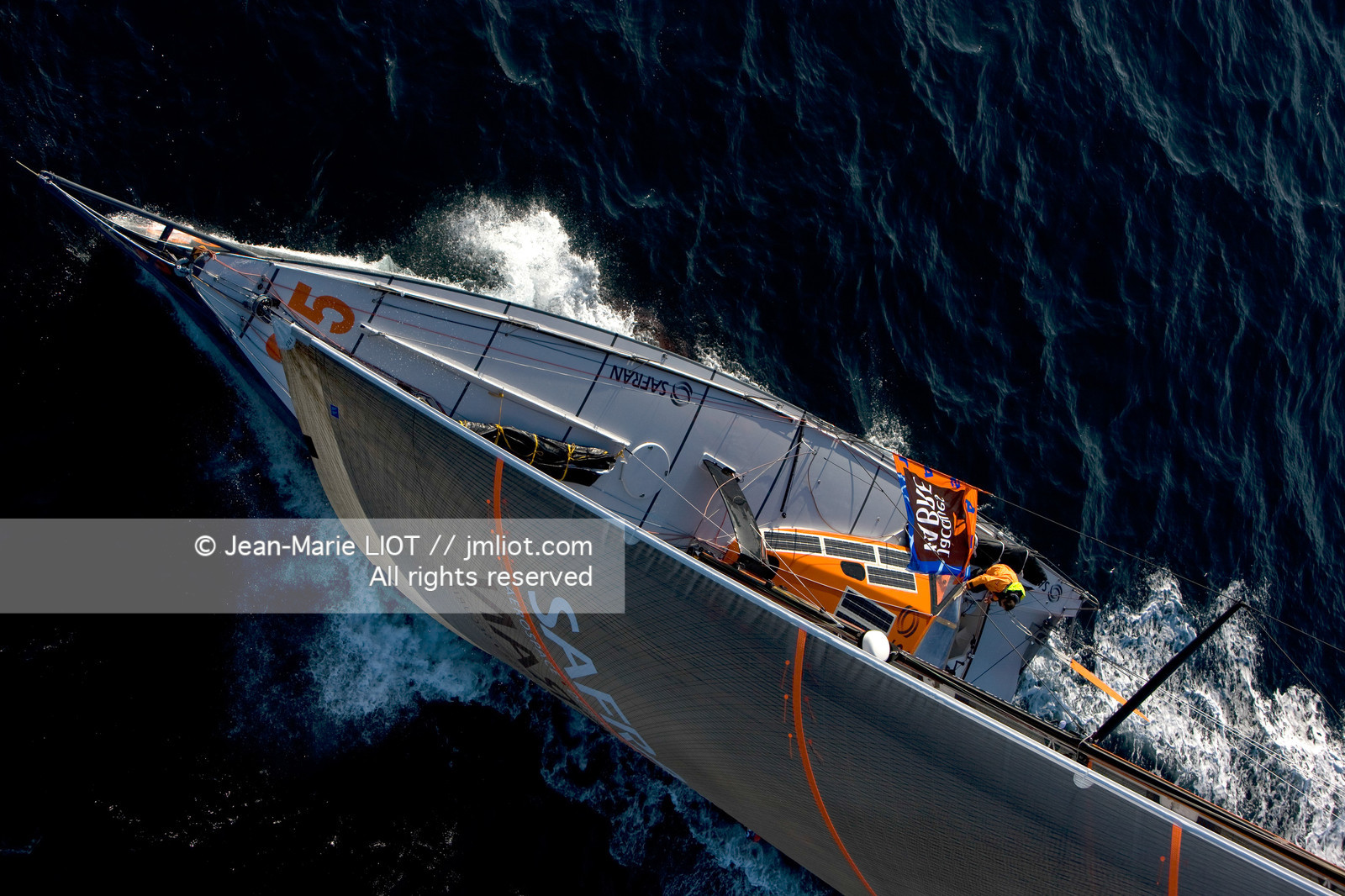 091029SAFRAN_38V9374