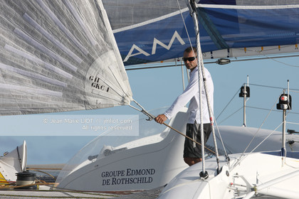 ROUTE DU RHUM 2010 - ARRIVEE YANN GUICHARD