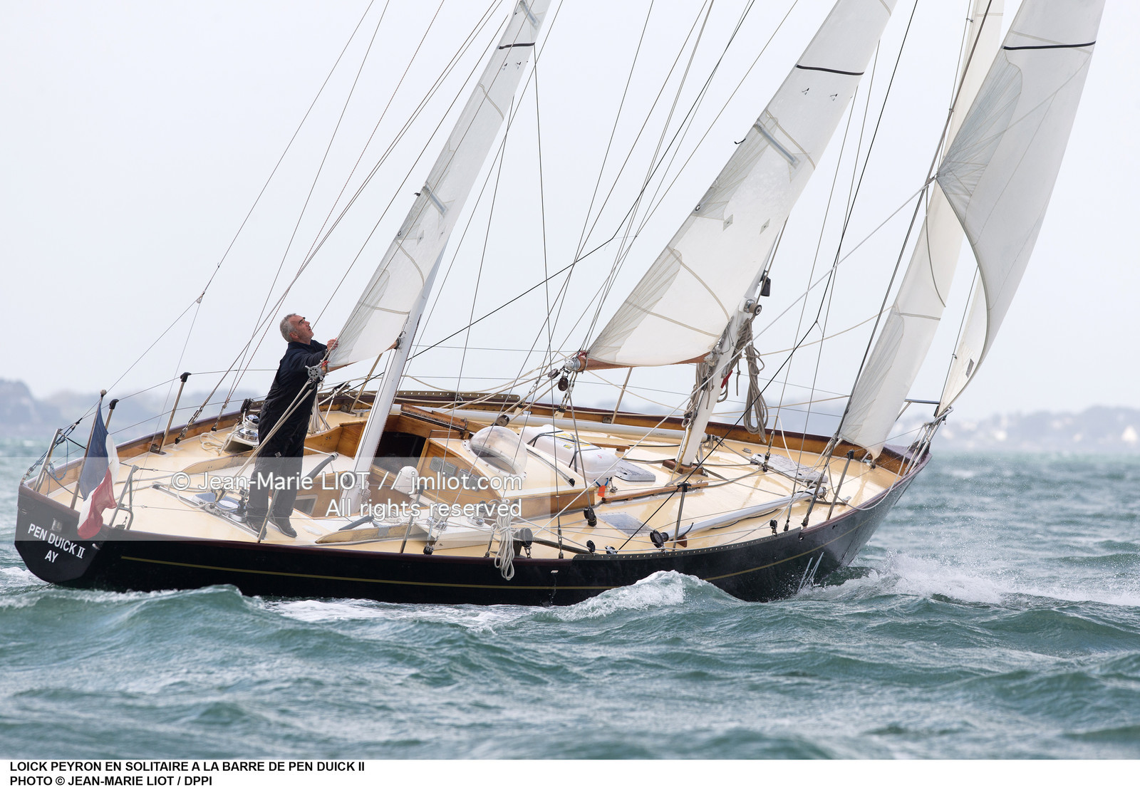 LOICK PEYRON A BORD DE PEN DUICK II