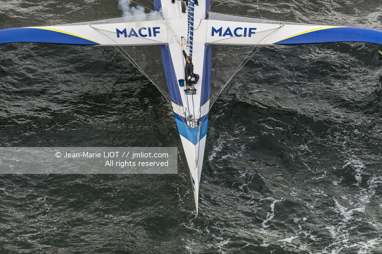 TRIMARAN MACIF - FRANCOIS GABART - RECORD DU TOUR DU MONDE EN SOLITAIRE SANS ESCALE