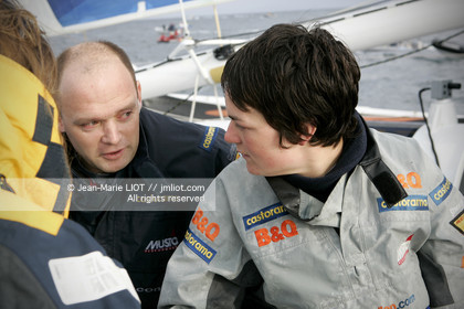 .   .Start Ellen MacArthur onboard maxi-trimaran B&Q Castorama, trying to beat Solo Handed Round the World record, in Falmouth (GB), on november 27, 2004, photo : Jean-Marie LIOT - www.jmliot.com