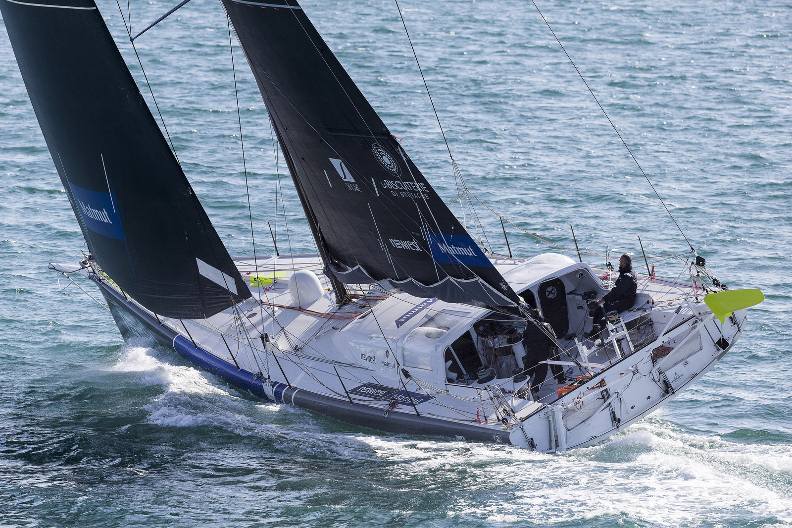 IMOCA 60 PIEDS NEWREST MATMUT - SKIPPER : FABRICE AMEDEO
