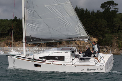 IKONE 750 - YACHT MAGAZINE ALLEMAGNE