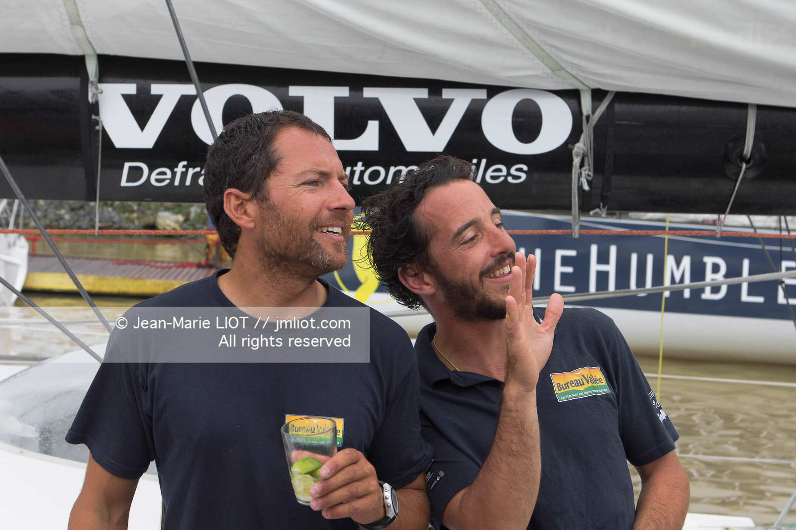 ARRIVEE BUREAU VALLEE