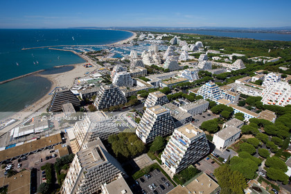 France, Hérault (34), Station Balnéaire et Port de plaisance de La Grande Motte, Vue aérienne