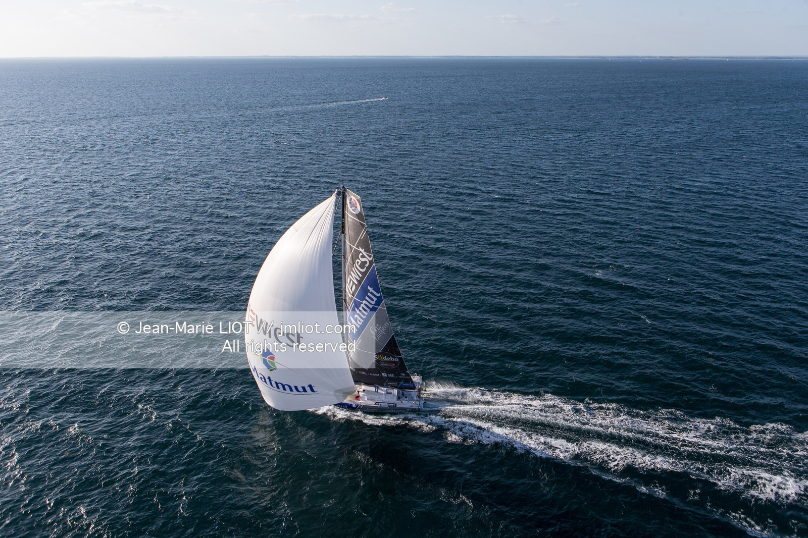 FABRICE AMEDEO - NEWREST MATMUT - VENDEE GLOBE 2016-2017